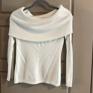 Lilly Pulitzer White sweater! can be worn on the shoulders or strapless!